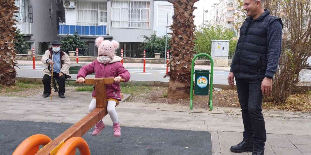 Minik Ece, Daha Büyük Kaydırak İstedi, Ekipler 30 Dakikada Parkı Yeniledi