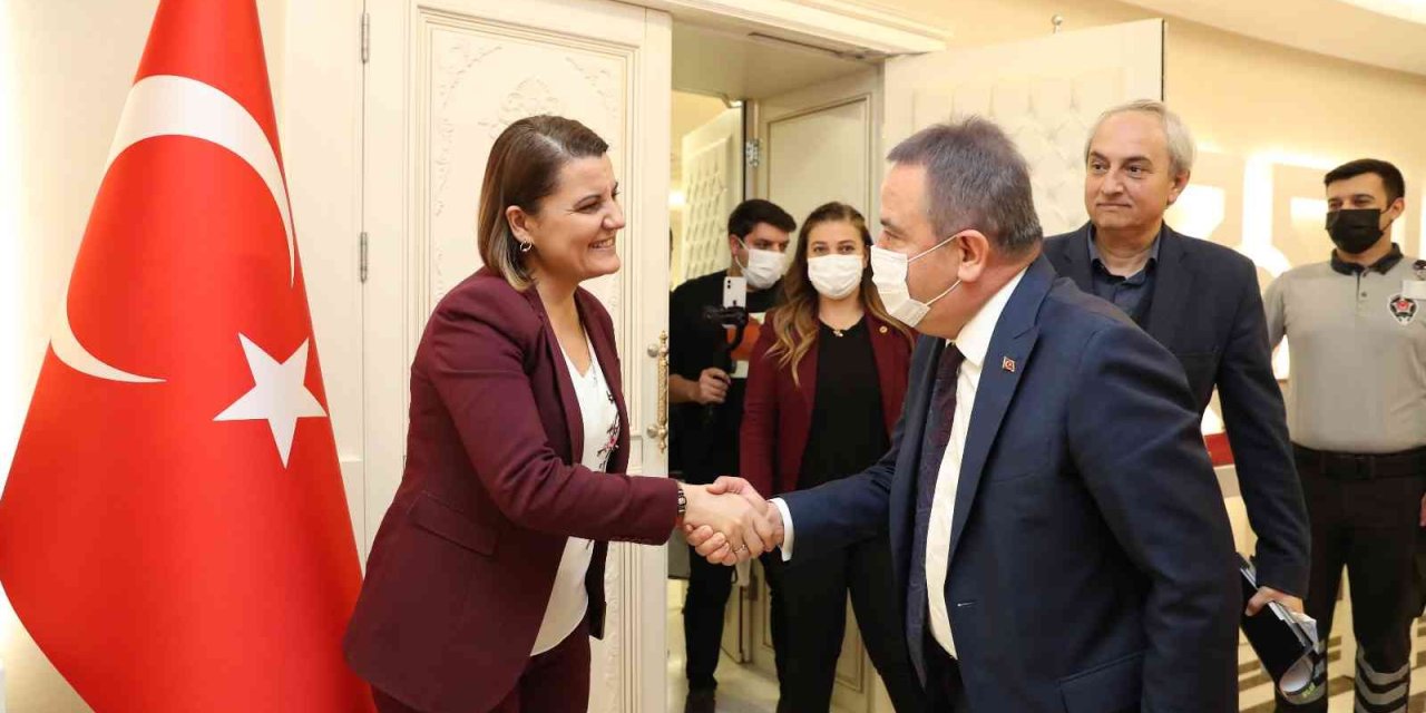 İzmit Belediye Başkanı Antalya’nın Projelerini İnceledi