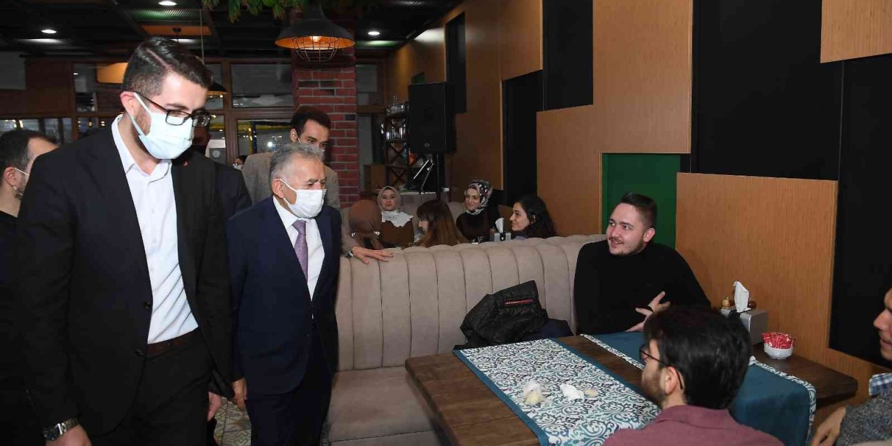 Büyükkılıç Gençlerle Buluştu