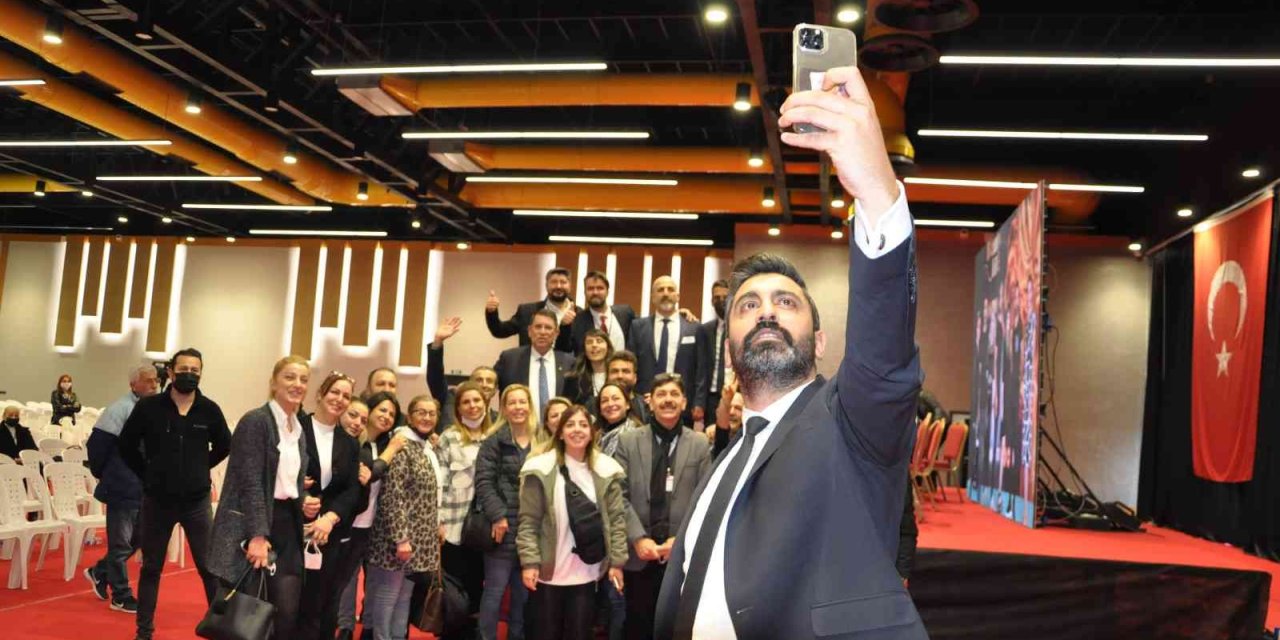 Kuaför Ve Manikürcüler Odası Başkanı Tolgahan Demir Güven Tazeledi