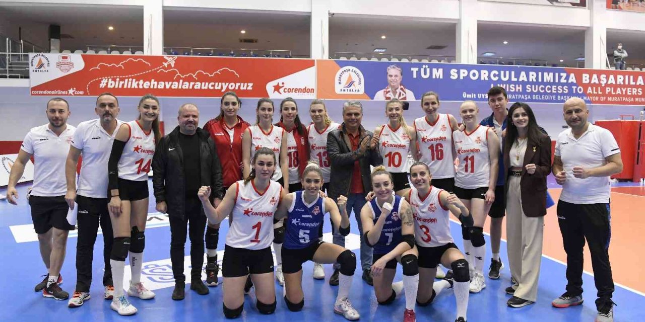 Muratpaşa’nın Sultanları, 30 Puanla Liderliği Sürdürüyor