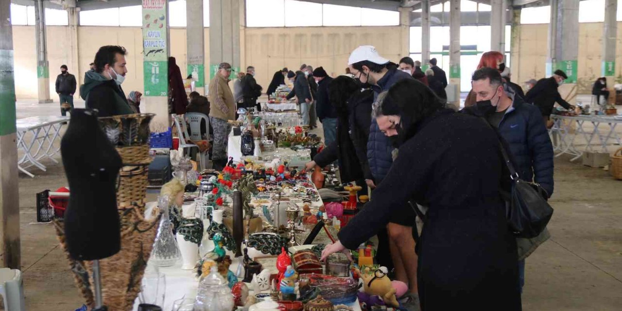 Eskişehir’de Yeni Yılın İlk Antika Pazarı Kuruldu