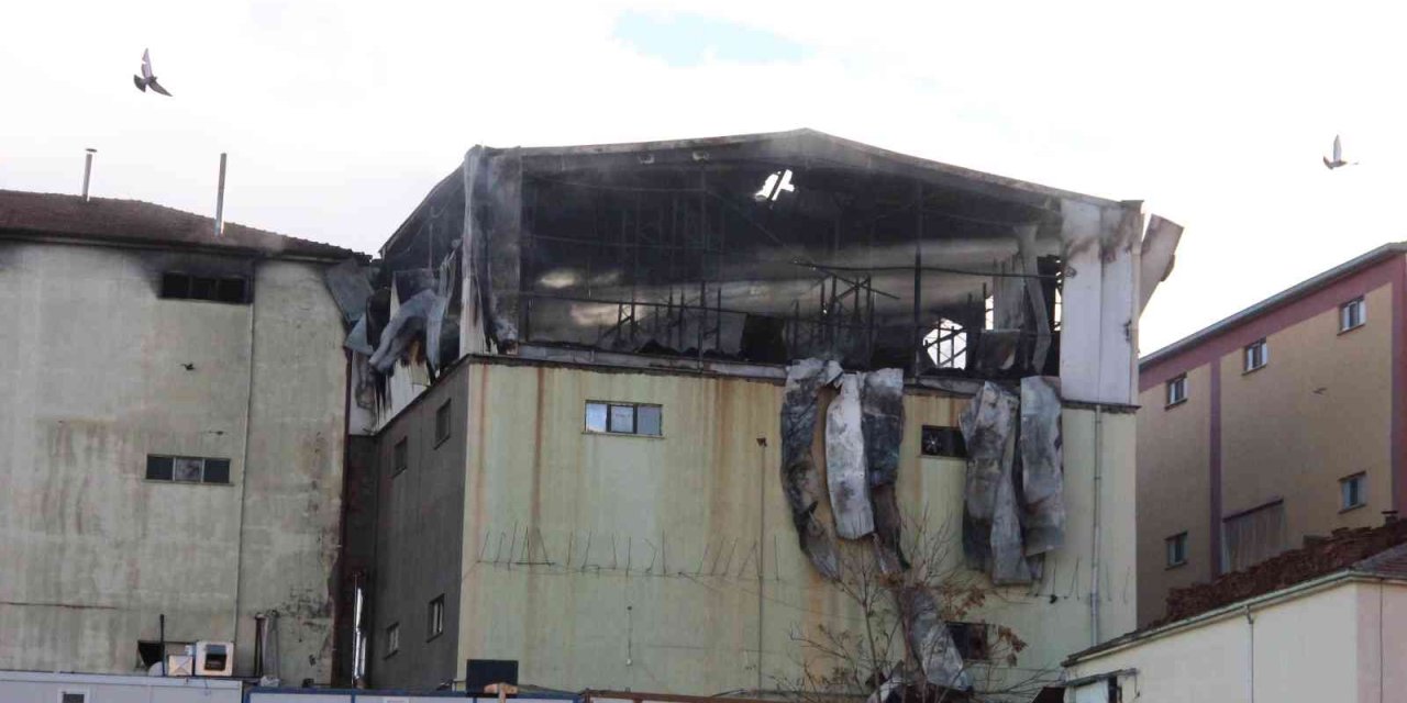 Karaman’da Yanan Bisküvi Fabrikasındaki Hasarın Boyutu Gün Ağırınca Ortaya Çıktı