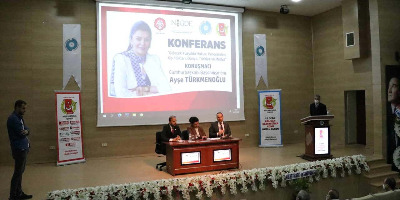 Dünya'da ve Türkiye Medyasında Kişi Haklarının Geleceği Konuşuldu