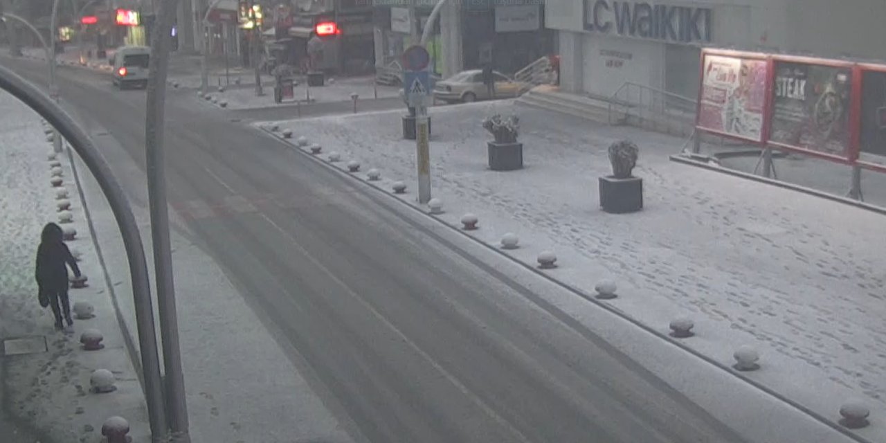 Karaman'da Beklenen Kar Yağışı Başladı