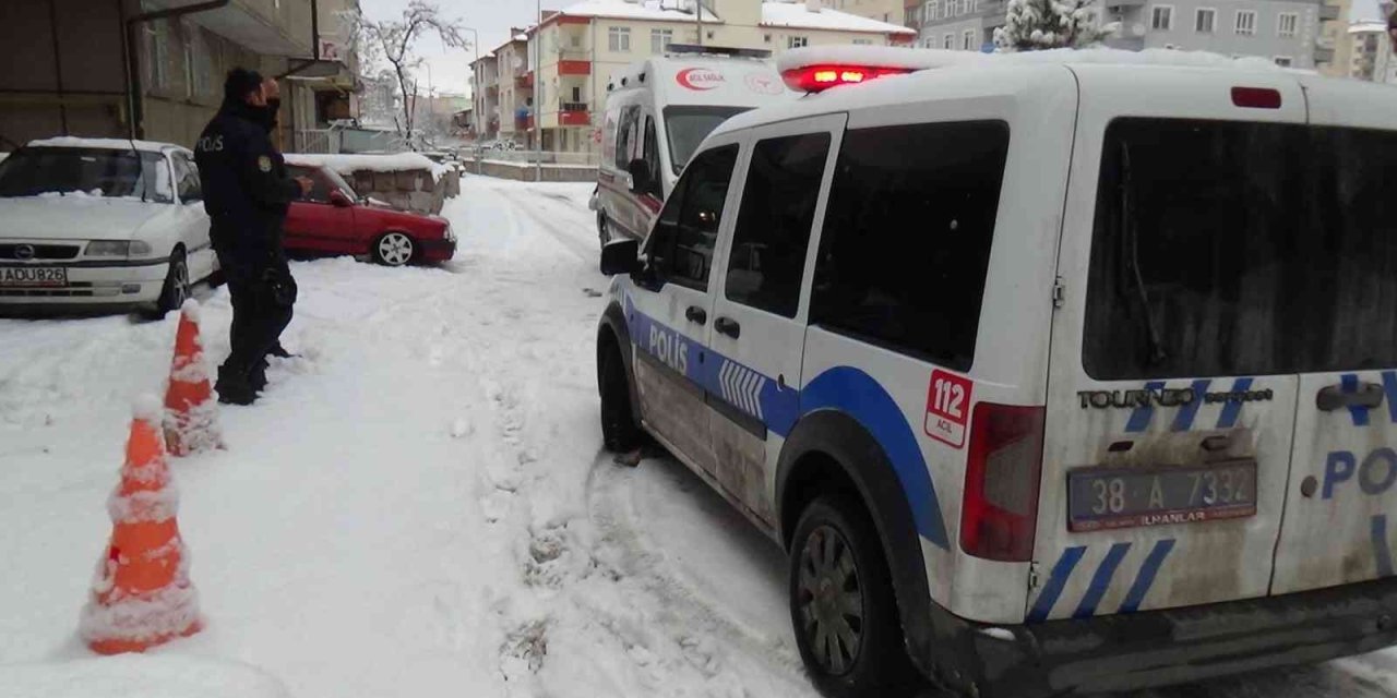 Kayseri’de Yüzey Temizleyicisi İçen Bebek Zehirlendi