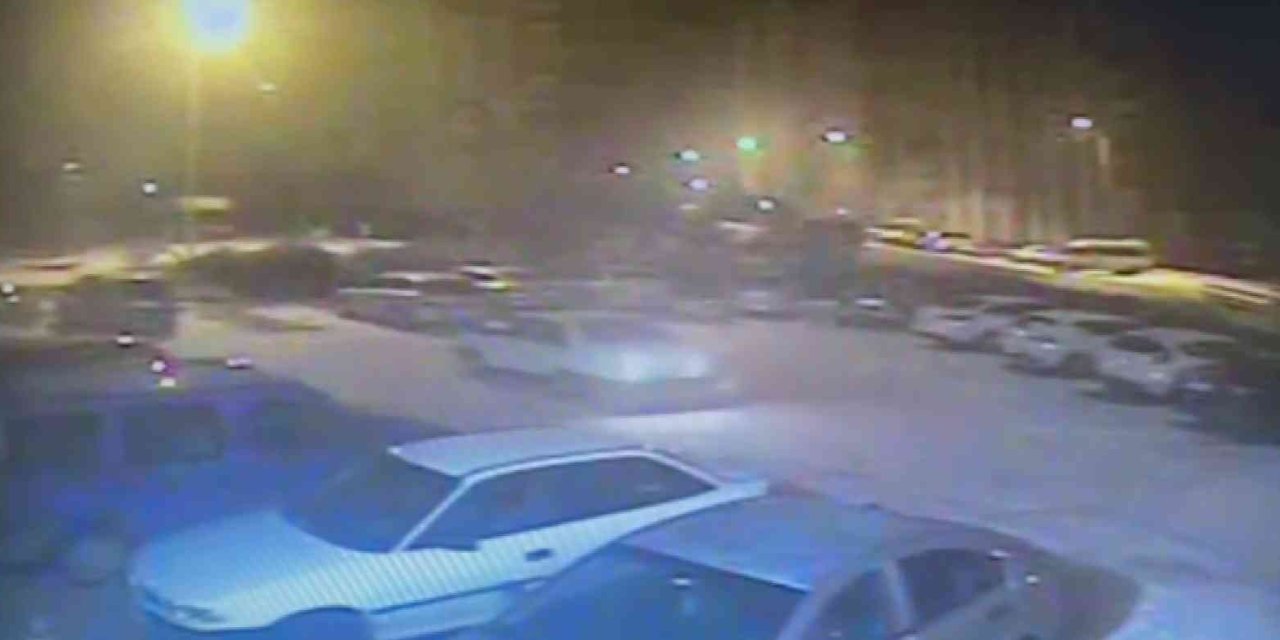 Oto Hırsızı Kameraya Yakalandı