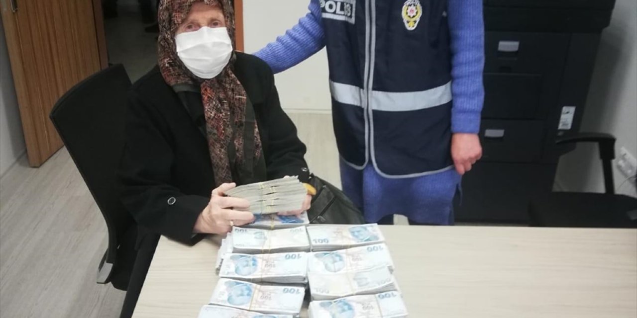 Konya'da Şehit Annesini Dolandıran 4 Şüpheli Yakalandı