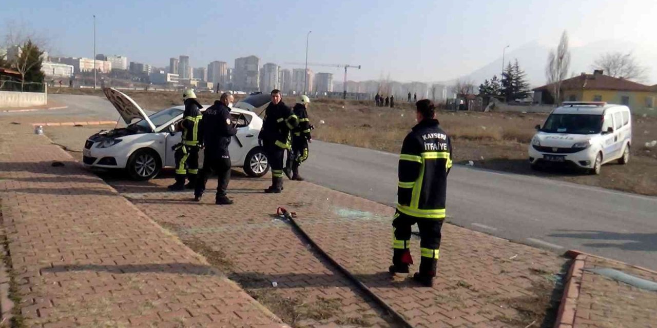 Otomobildeki Piknik Tüpünden Sızan Gaz Patladı: 1 Yaralı