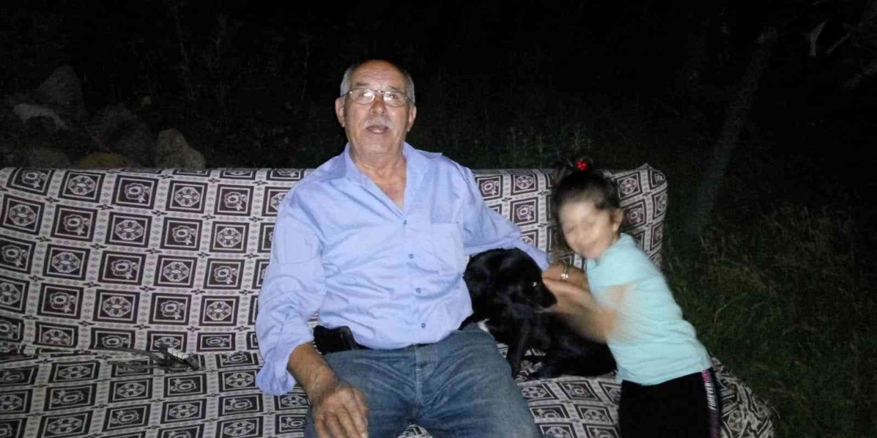 ‘Can Yoldaşım’ Dediği Köpek İçin Gözyaşı Döküyor