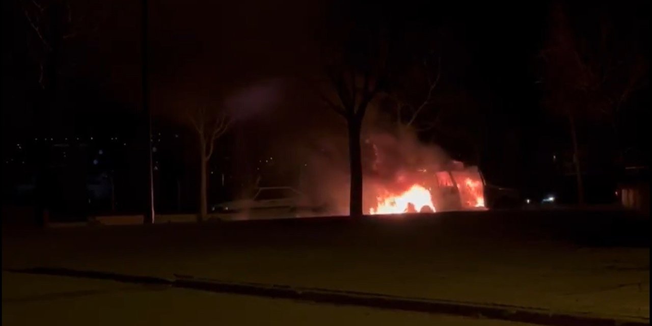 Konya’da Otomobil Alev Alev Yandı
