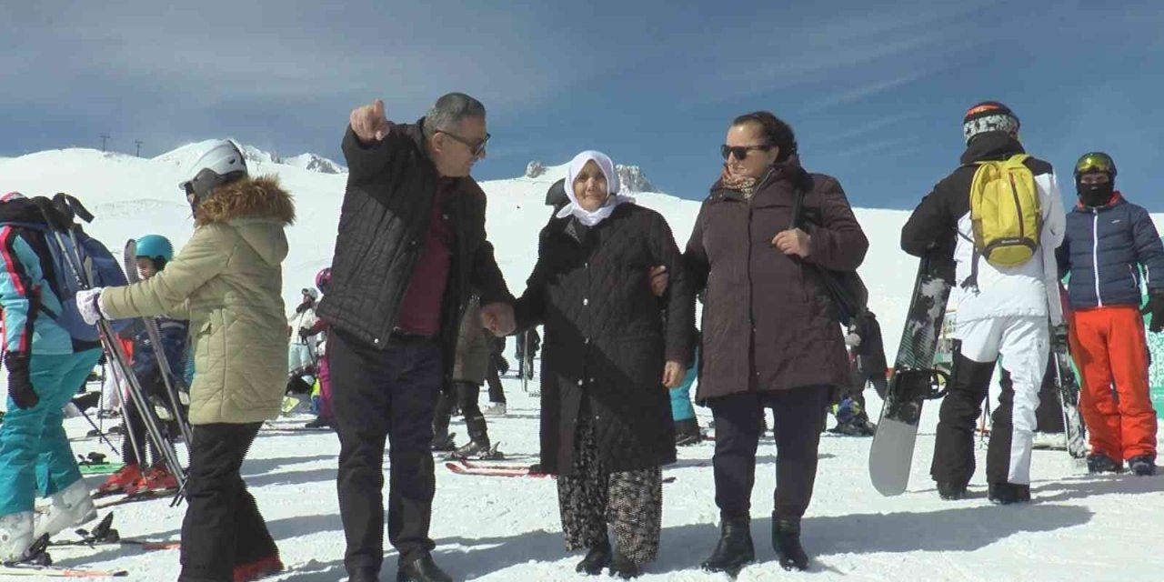 Kayserili Yaşlı Kadın 85 Yaşında Erciyes’i Gördü