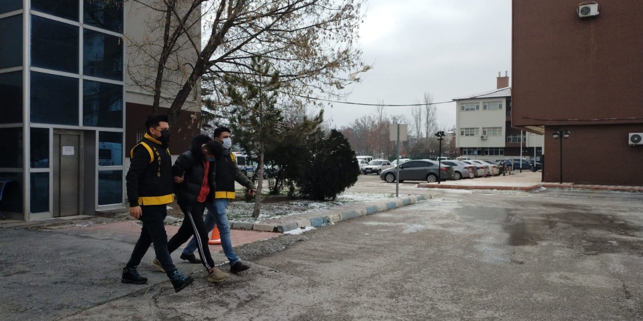 Aksaray’da Akü Hırsızlarına Suçüstü