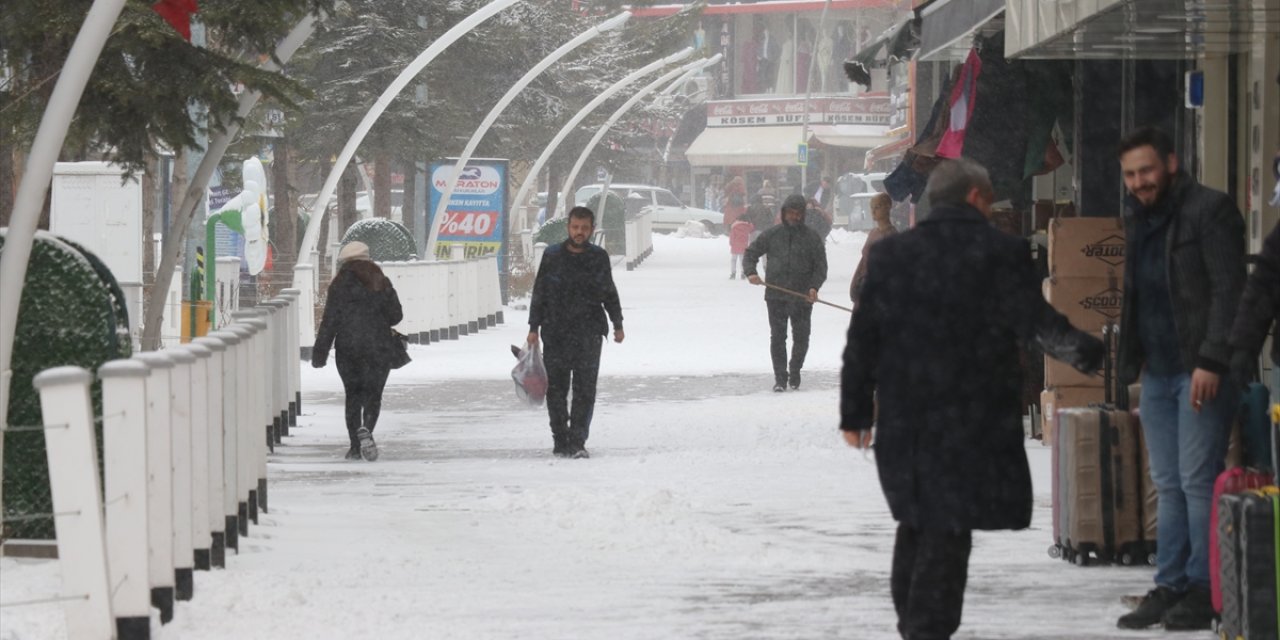 İç Anadolu'nun Doğusunda Kar Yağışı