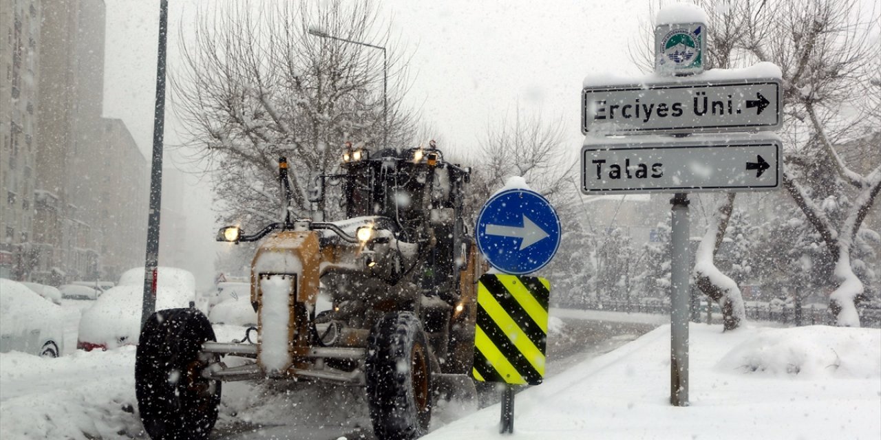 Kayseri'de Kapalı Mahalle Yolu Kalmadı