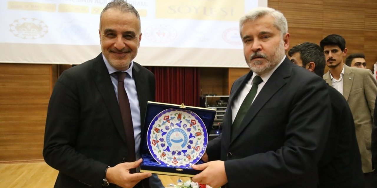 ASÜ’de “kitap Tahlil Projesi” Söyleşisi