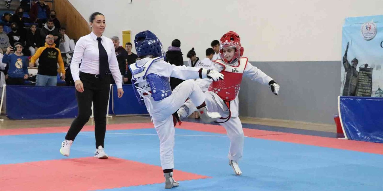 Yıldızlar Tekvando Grup Müsabakaları Karaman’da Başladı