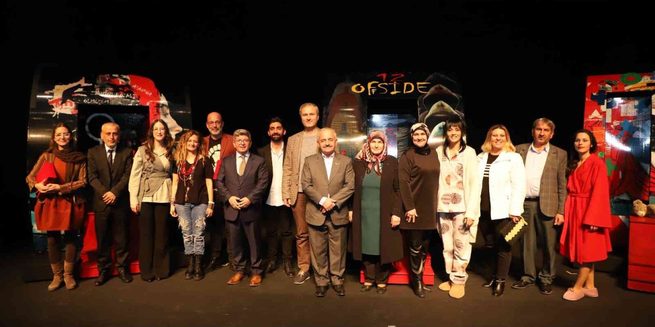 Alanya Belediye Tiyatrosu’nun Yeni Oyunu İzleyiciyle Buluştu