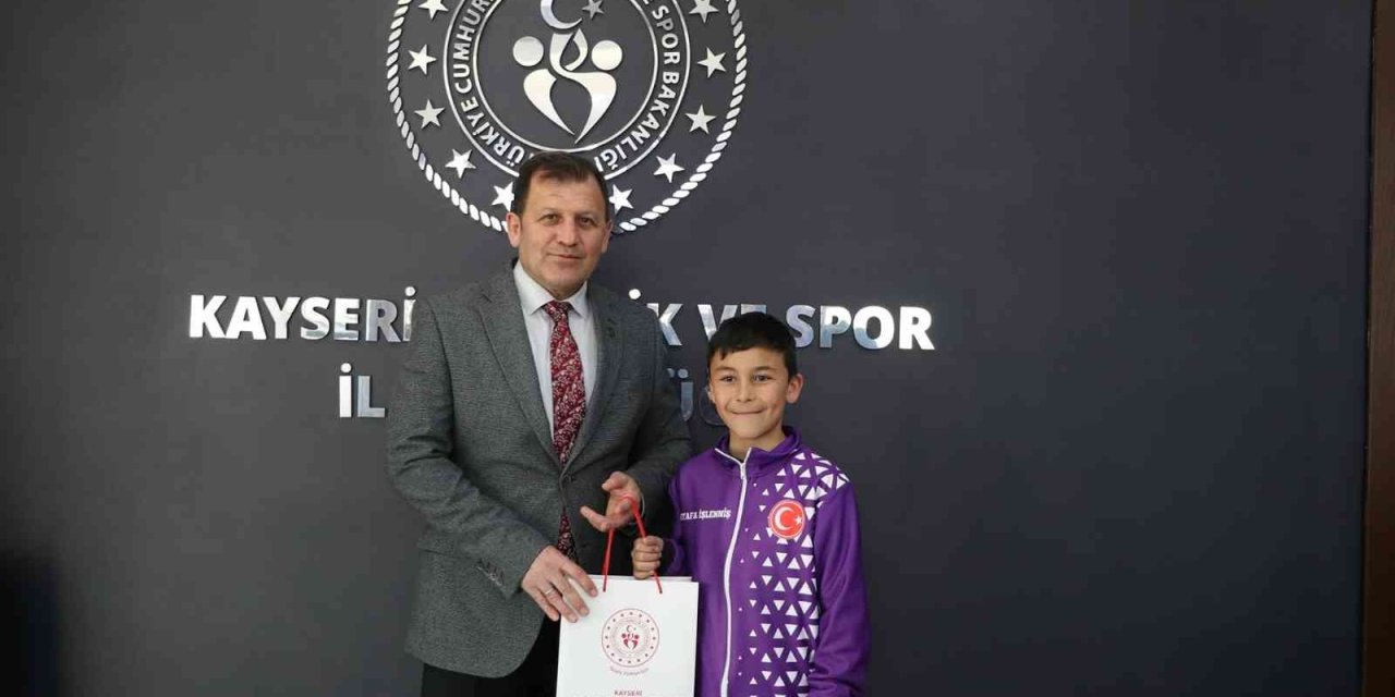 Ali İhsan Kabakcı Şampiyonları Ağırladı