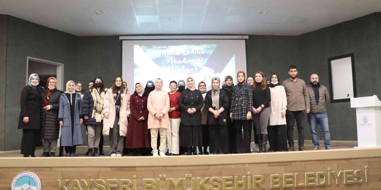 Büyükşehirin ’Mutlu Evlilik Akademisi’ Tam Not Aldı