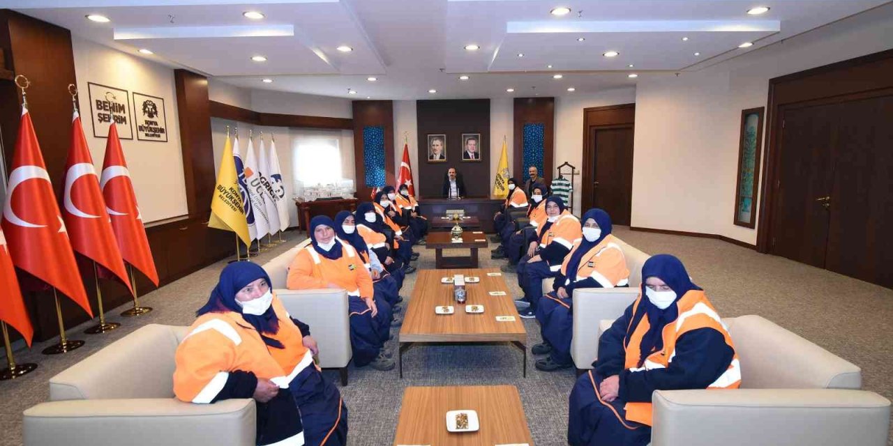 Başkan Altay Park Ve Bahçeler Dairesinin Kadın Çalışanlarıyla Buluştu