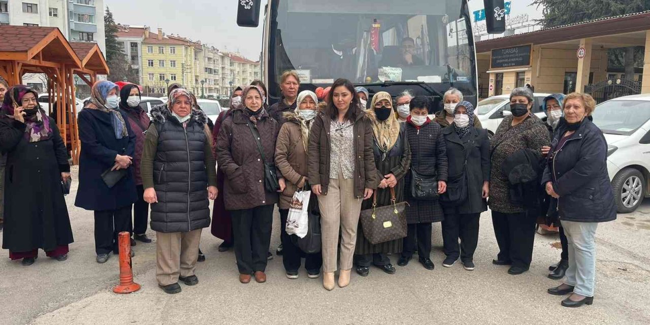 Muhtar Mahallesindeki Kadınları Ketem’e Taşıdı
