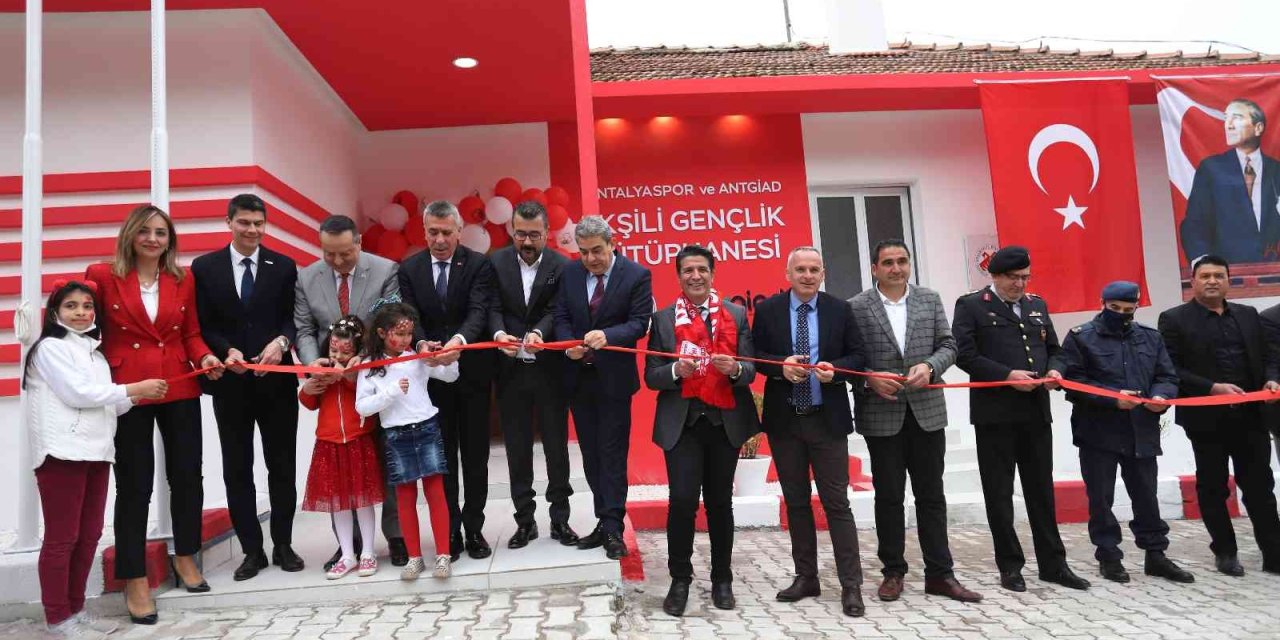 Antalyaspor Ekşili Gençlik Kütüphanesi Açıldı