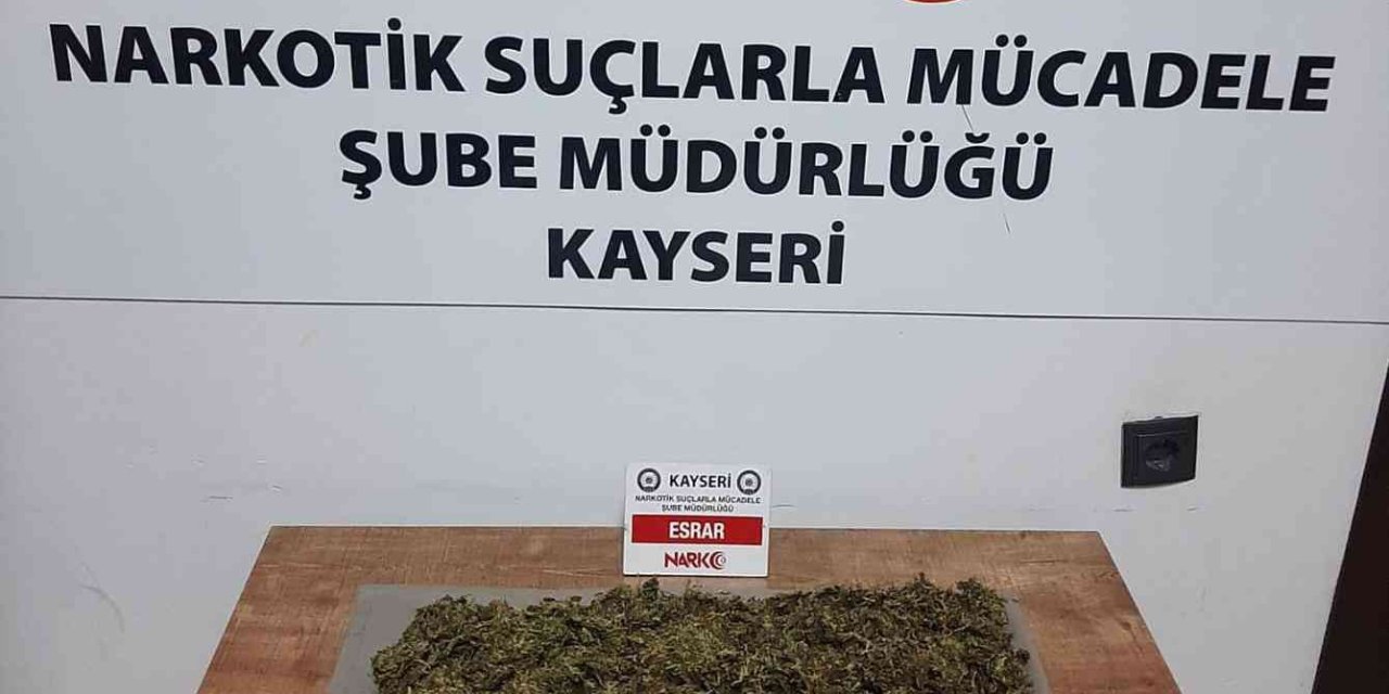 Yolcu Otobüsü İle Uyuşturucu Taşıyan Şoför Yakalandı