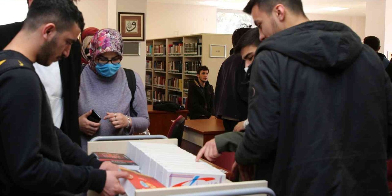 Esogü Yayınları Üniversite Öğrencilerine Ücretsiz Dağıtılıyor