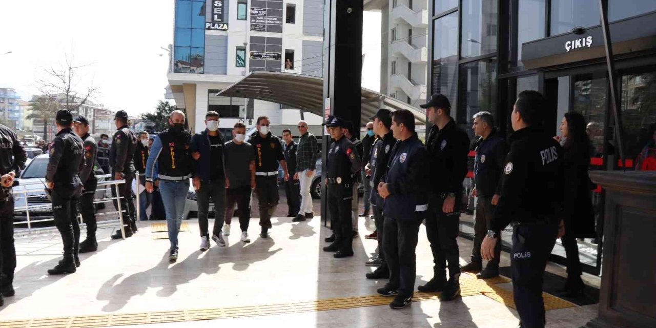 Adliyeye Sevk Edilen Husumetli Ailelerden 8 Kişi Tutuklandı