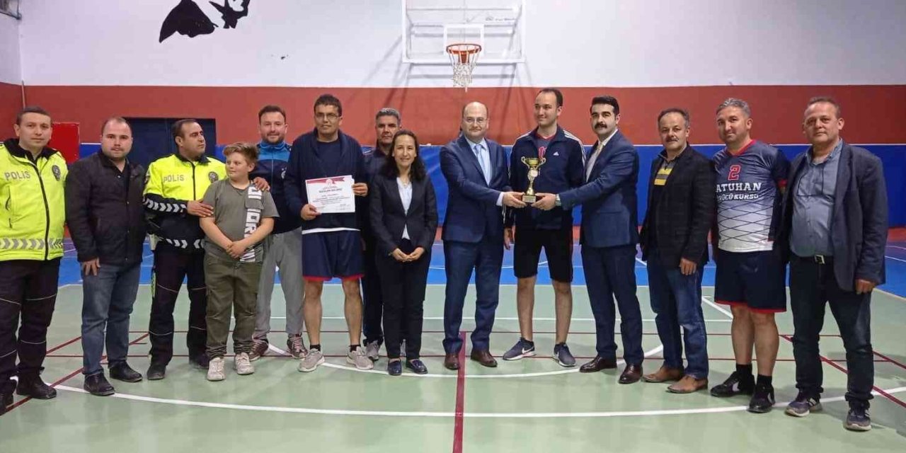 Bozyazı’da Kurumlar Arası Voleybol Turnuvası Sona Erdi