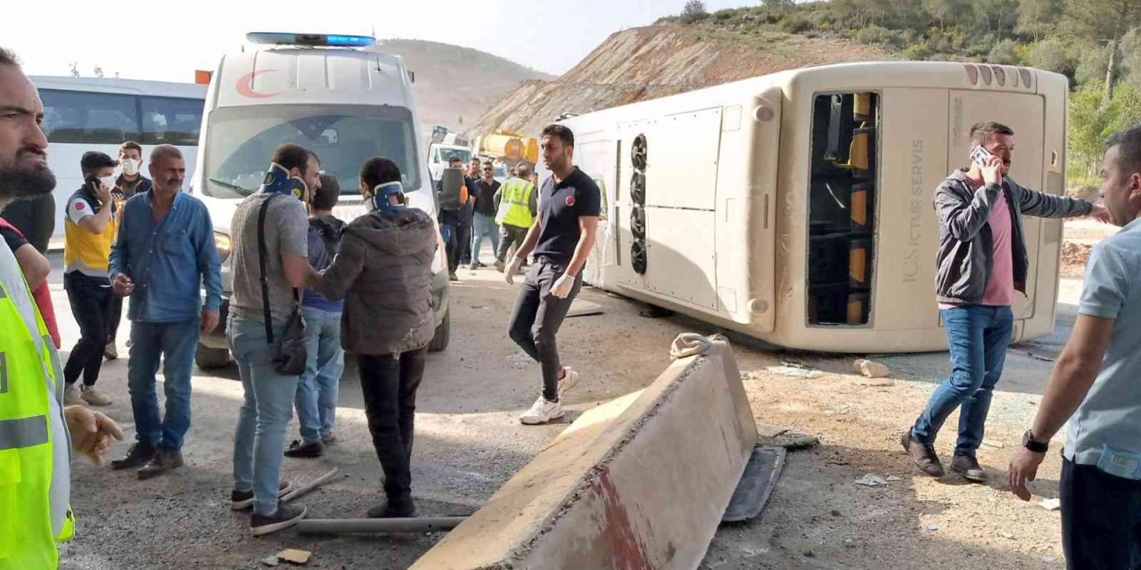 Akkuyu Ngs İşçilerini Taşıyan Servis Otobüsü Devrildi: 11 Yaralı