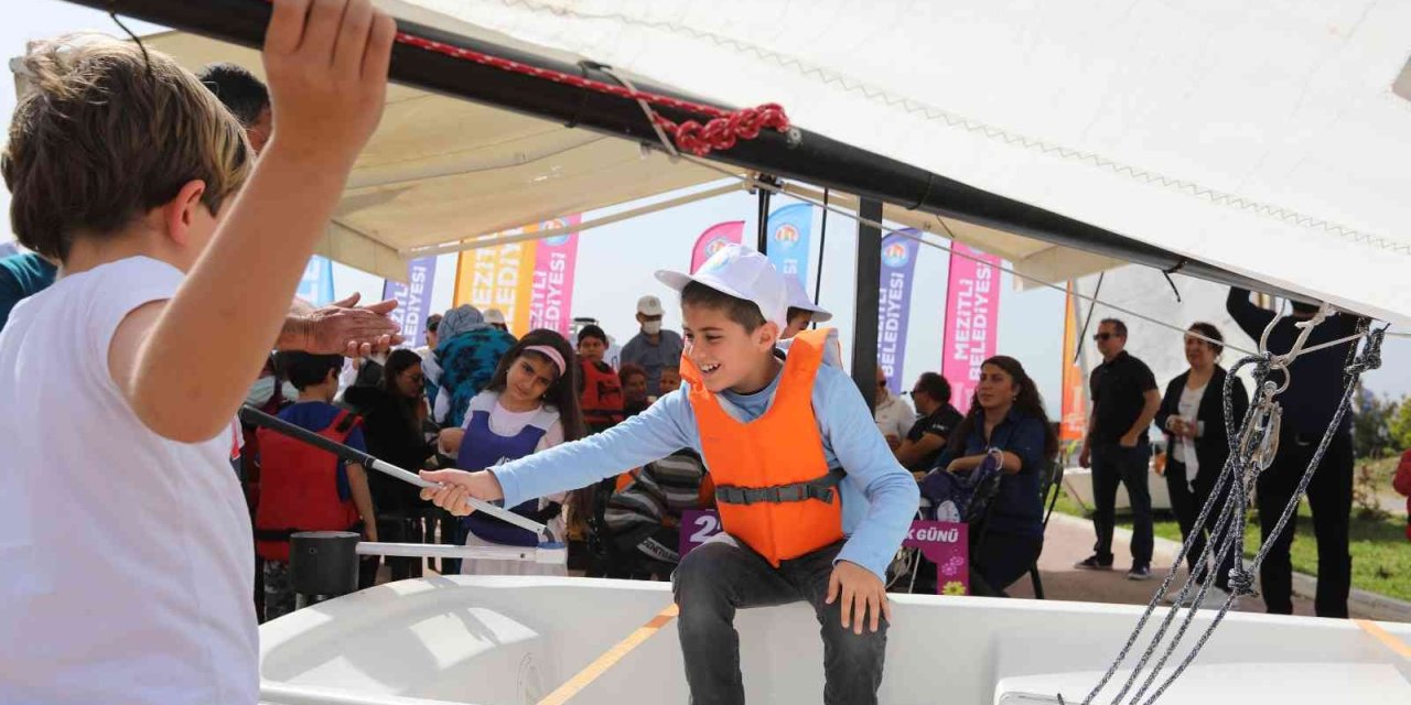 Otizmli Çocuklar Yelken Ve Deniz Keyfi Yaşadı