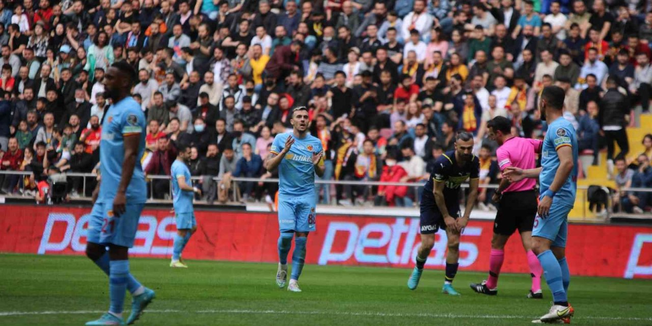 Spor Toto Süper Lig: Kayserispor: 0 - Fenerbahçe: 2 (ilk Yarı)