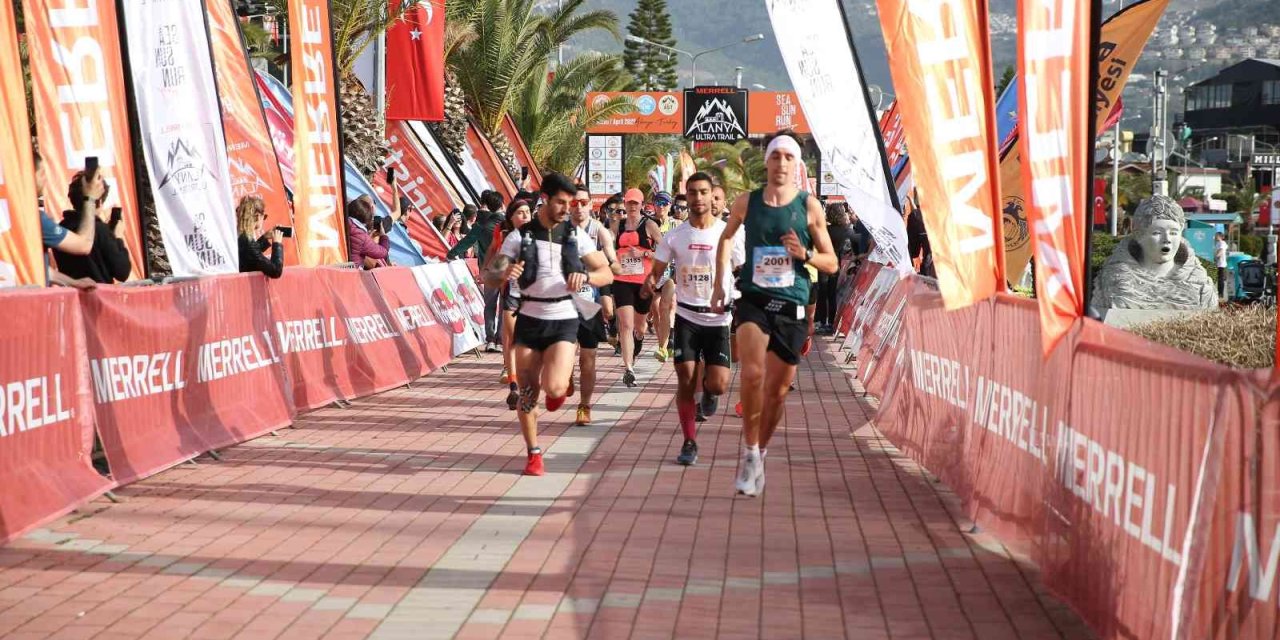 Doğa, Tarih Ve Denizin Buluştuğu Koşuda 76 Kilometreyi Tamamlayan Sporcular Belli Oldu