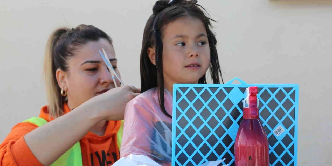 Kırsaldaki Öğrencilere Ücretsiz Berber Ve Kuaför