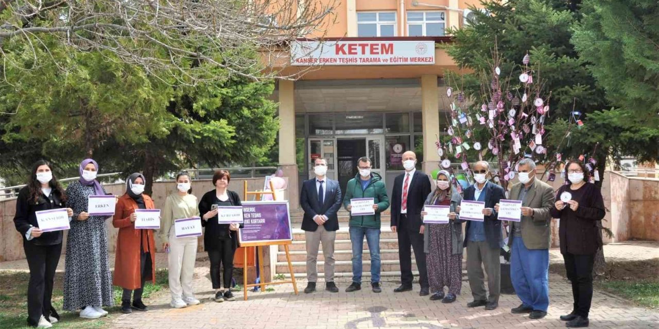 Karaman’da Kanser Farkındalık Ağacı Oluşturuldu