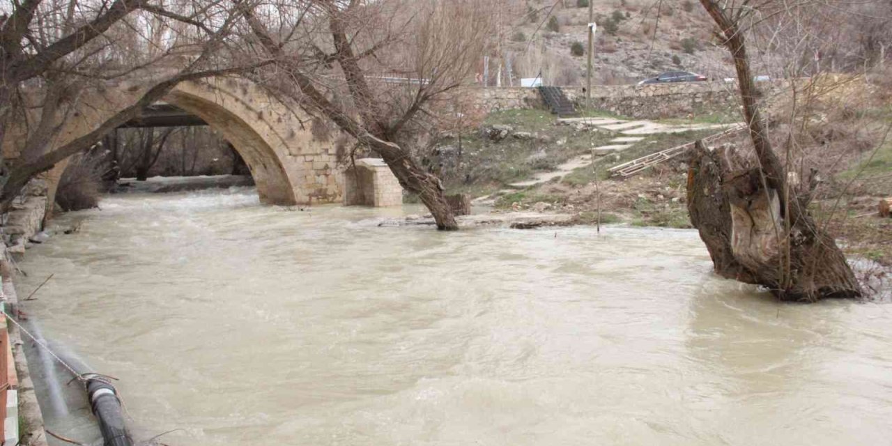 Karaman'da Coşan Dereler Toprağı Sevindirdi