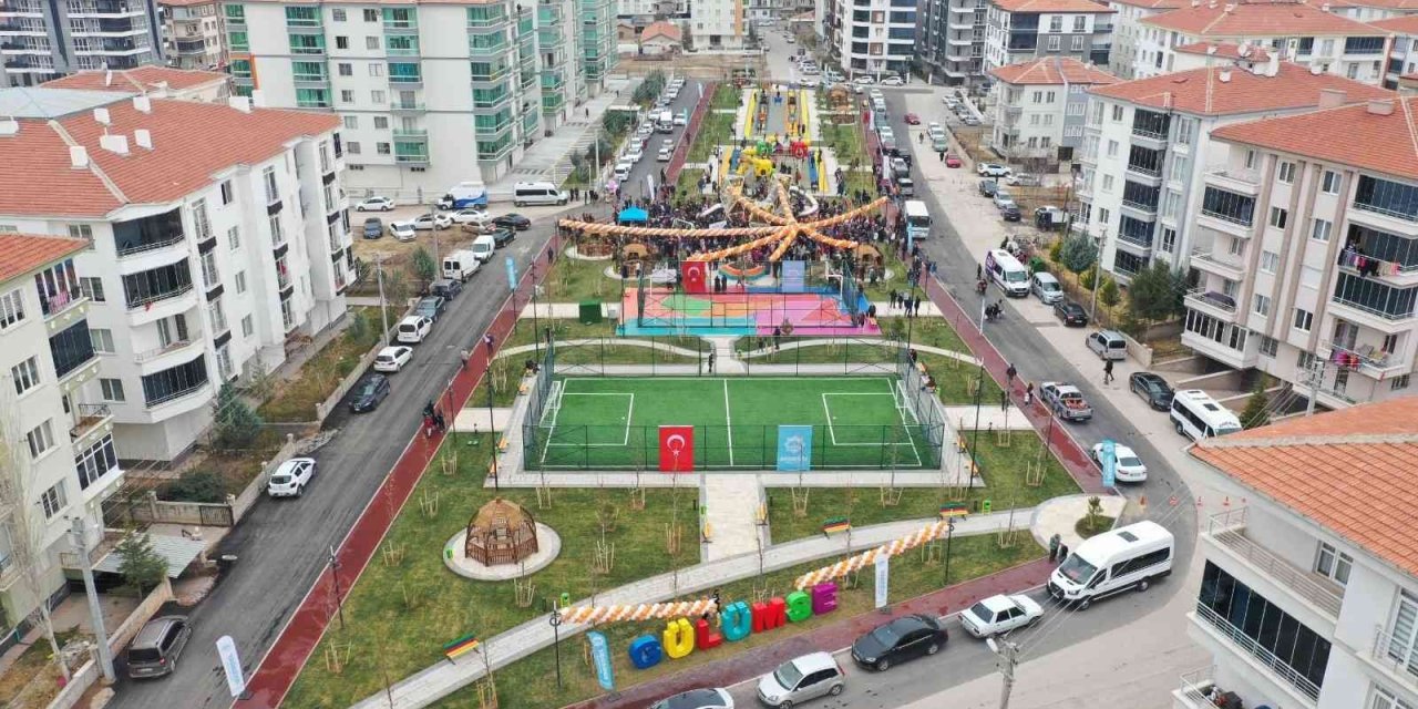Aksaray’da Parklara 19 Yeni Çok Amaçlı Spor Sahası Yapıldı