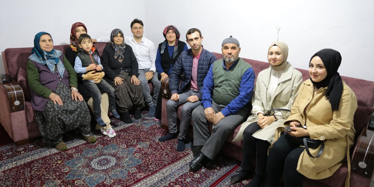 Aksaraylı Aileler, Gurbetteki Öğrencileri İftar Sofralarında Misafir Ediyor