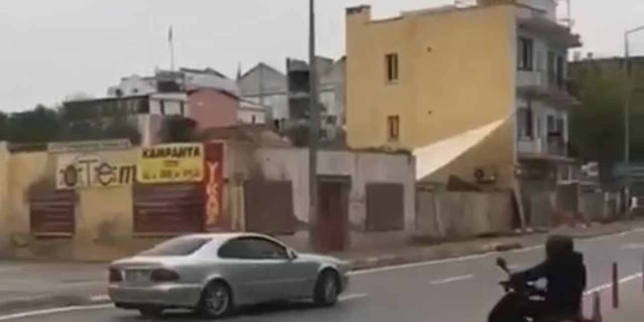 Kaldırımda Son Bulan 3 Saniyelik Drift, Sosyal Medyayı Salladı