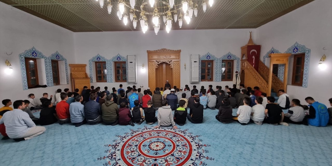 Diyanetin Ramazan Kamplarına 1120 Genç Katıldı