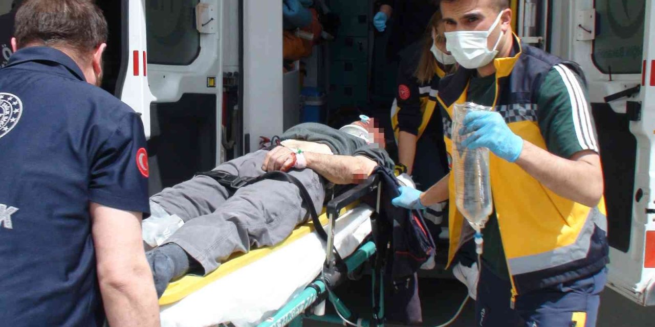 Karaman’da Sivil Askeri Aracın Çarptığı Yaya Ağır Yaralanandı