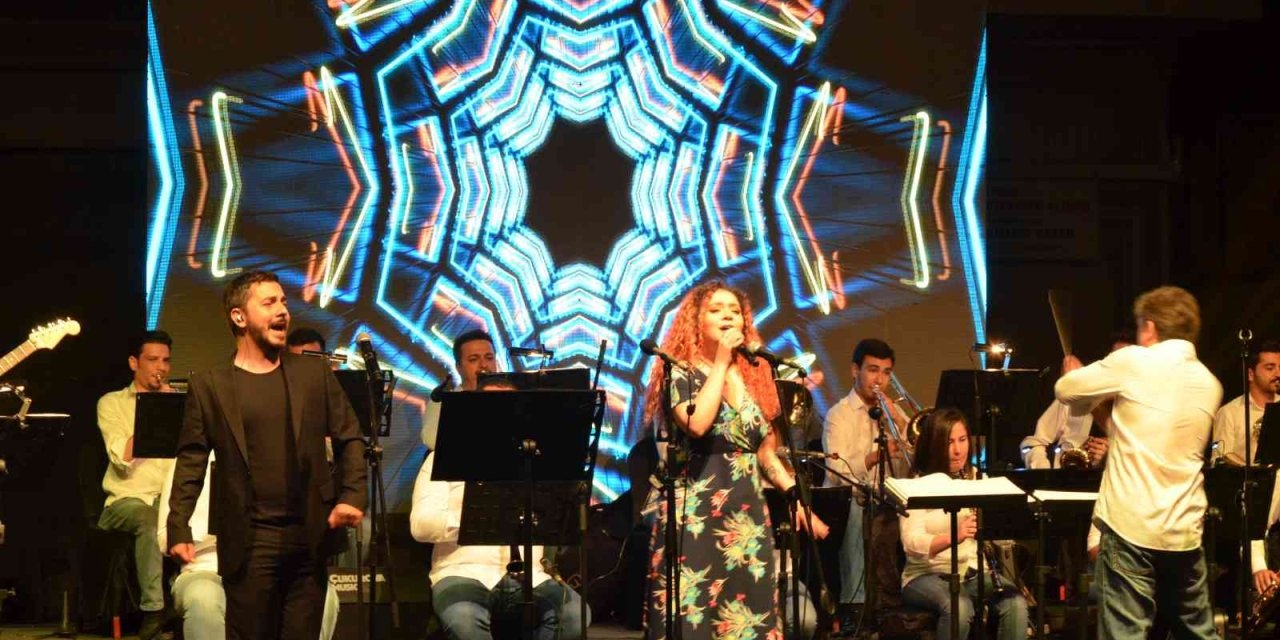 Kent Orkestrasından St. Paul Meydanında Bahar Konseri