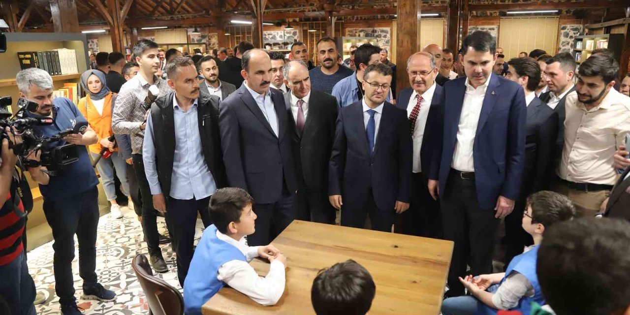 Öğrencilere Kitap Kafe