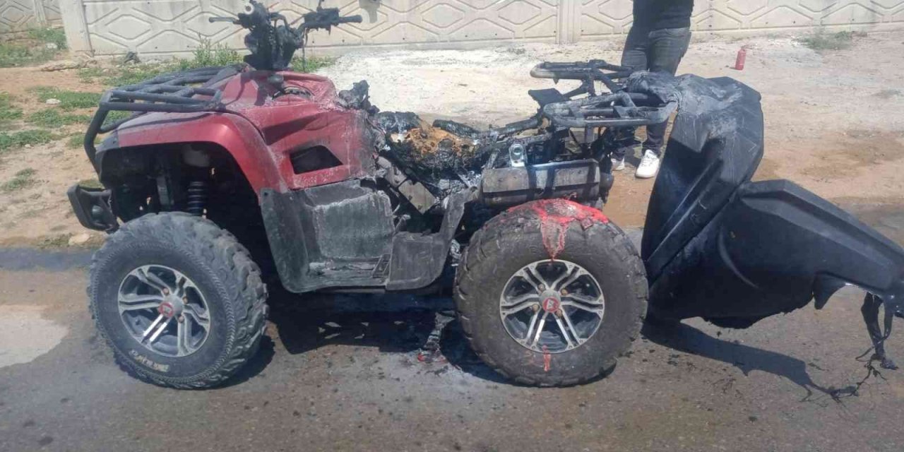 Hareket Halindeki Atv, Yanarak Kullanılamaz Hale Geldi