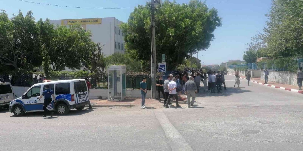 Kız Arkadaşına İlgisi Olduğunu İddia Ettiği Genci Bıçaklayan Çocuk Tutuklandı
