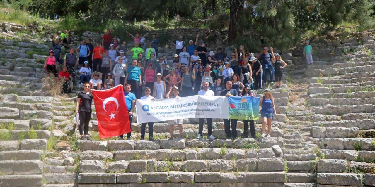 Doğaseverler Tarihi Likya Yolu’nda Yürüdü