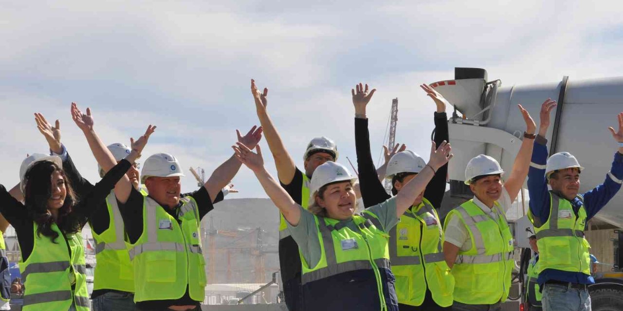 Akkuyu Ngs Çalışanları 1 Mayıs’ı ’hayat Bayram Olsa’ Şarkısı İle Kutladı