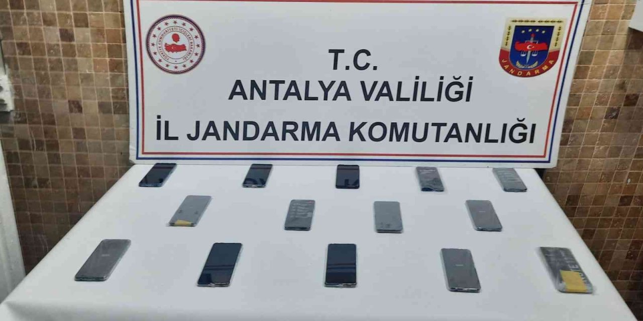 Yabancı Uyruklu Şahıs 150 Bin Tl Değerinde Telefonlarla Yakalandı